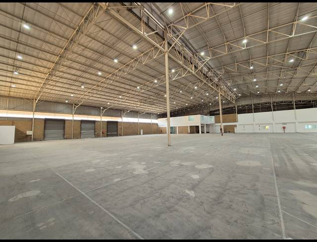 4,286M² WAREHOUSE TO LET IN LONGMEADOW